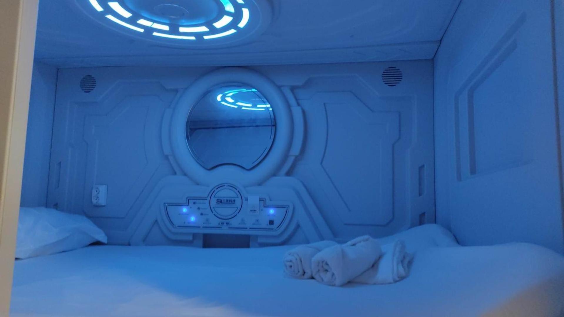 Air Hostel Capsules Airport Gavà Dış mekan fotoğraf