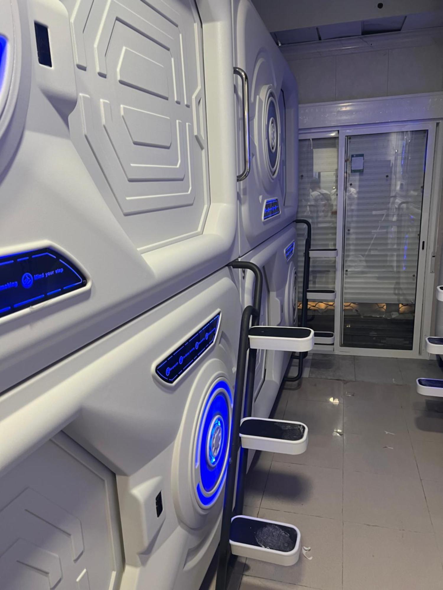 Air Hostel Capsules Airport Gavà Dış mekan fotoğraf